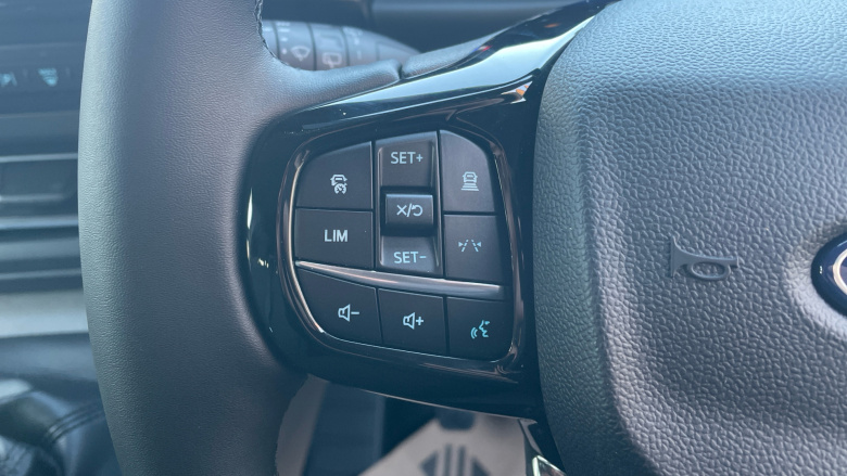 Ford Tourneo Custom 320 L1 Diesel Fwd 2.0 EcoBlue 136ps H1 Titanium 8 seater Auto